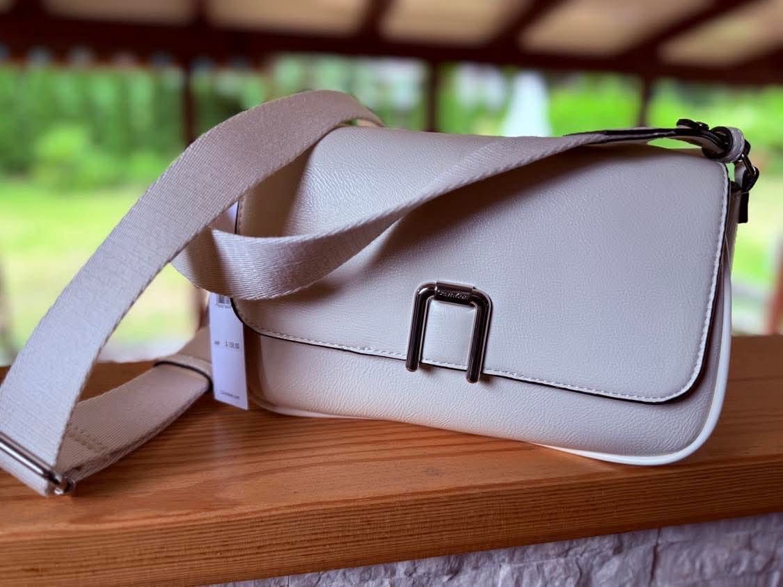 Orginalan torebka Calvin Klein