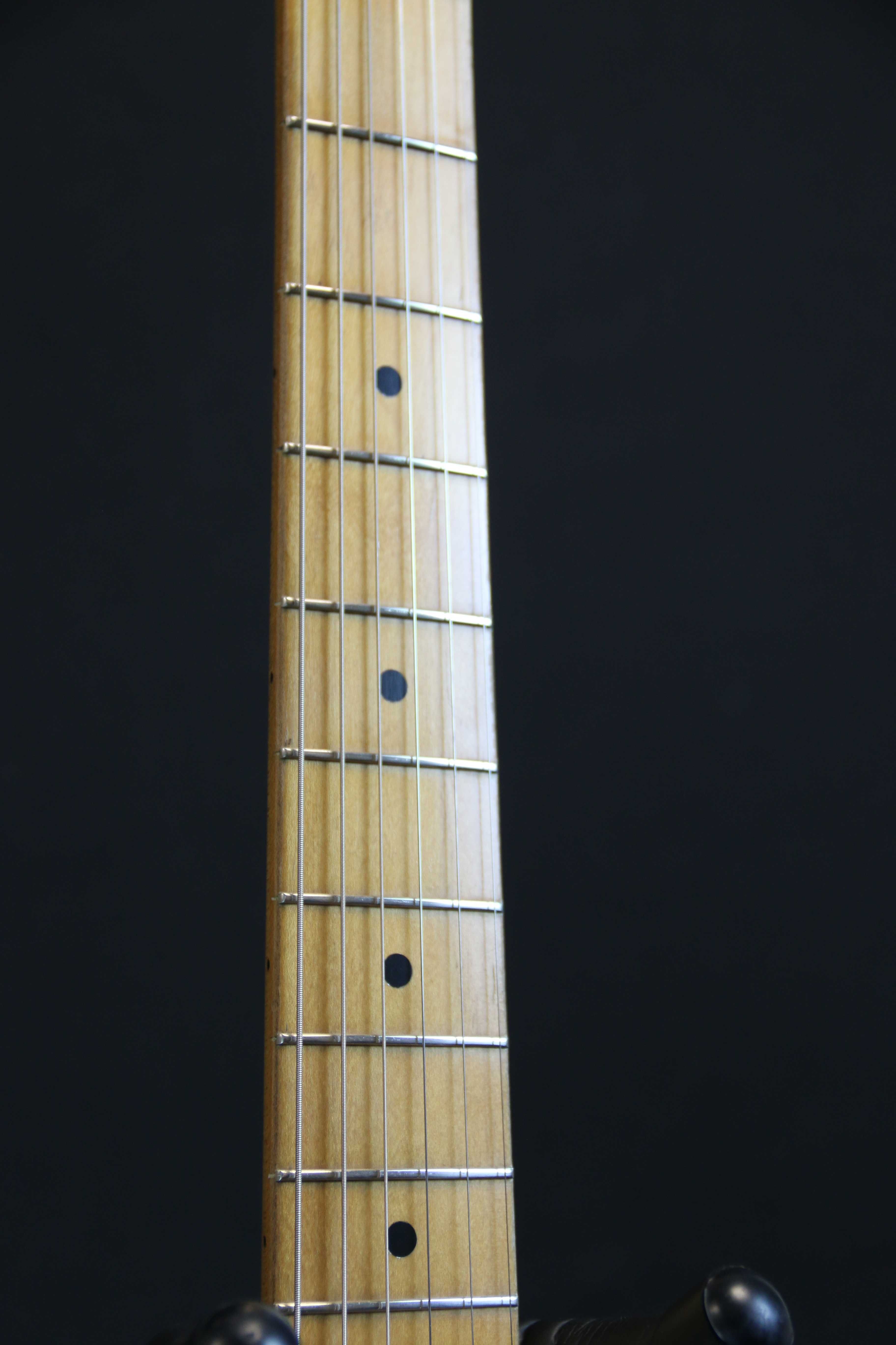 Fender  Stratocaster STD Black Japan -  Pickupy Fender Noiseless Strat