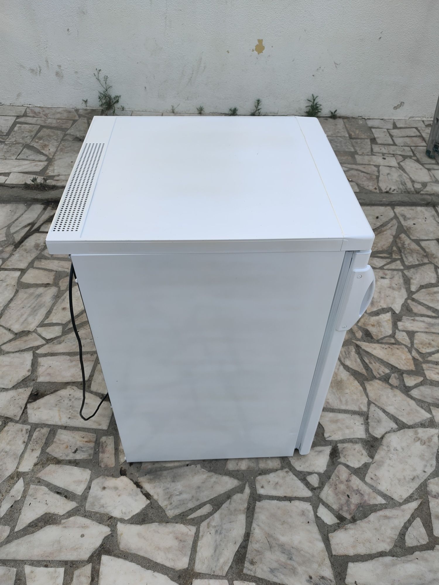 Whirlpool Arca Congeladora Vertical
Em Excelente Estado