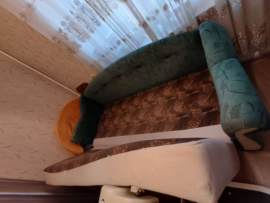 Диван б/у 3500 торг умістин (самовивіз) з міста Умань