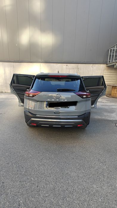 Машина Nissan Rogue 2022