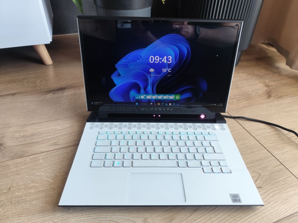Dell AlienWareM15 R4 i9-10980HK 4K OLED 32GB RAM 2TB GeForce RTX3080