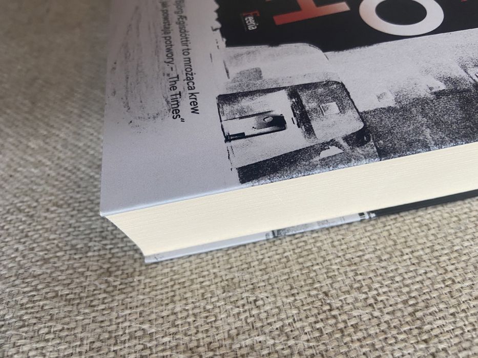 Kryminał „Ciche kroki na schodach” - jak NOWY