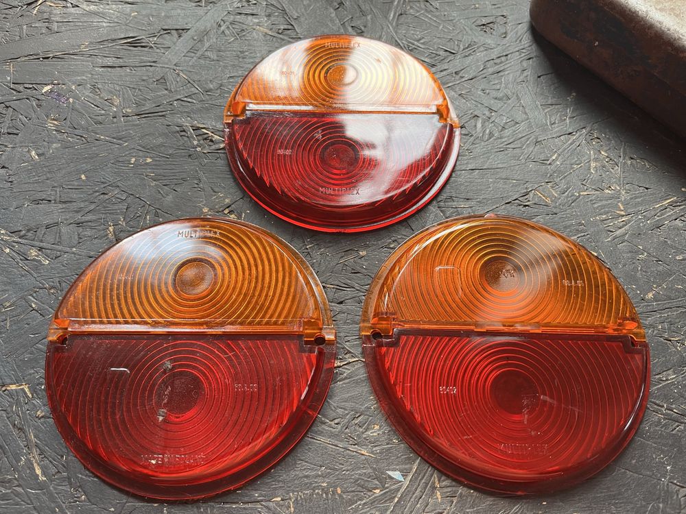 Ursus C328 C330 Syrena R20 klosz lampy tyl dzielony oryg NOWY
