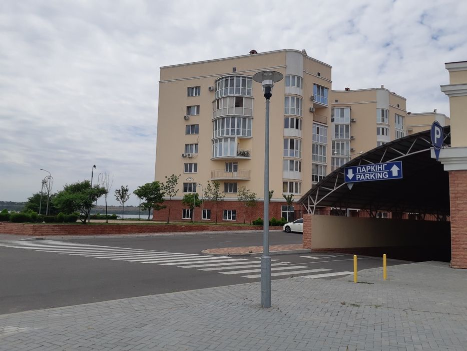 Продаю окремо розташоване приміщення на 5 квартир  в ЖК Рів"єра Микола