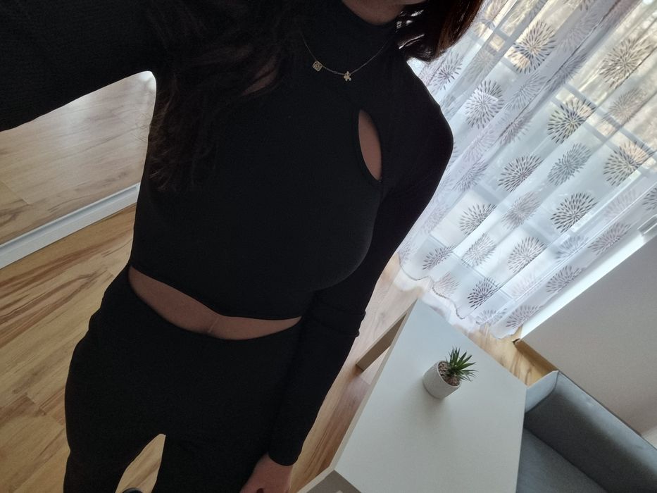 Czarny długi sexy kombinezon z szerokimi nogawkami FB Sister r. S