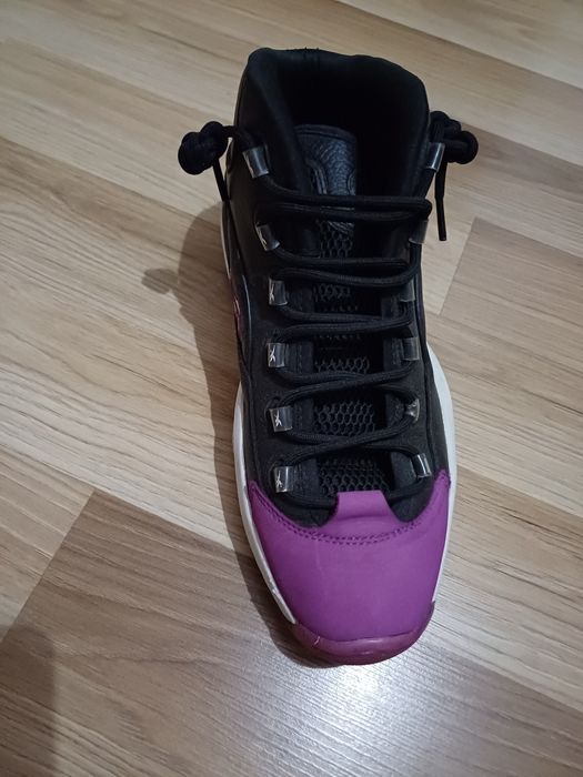 Кросівки майже нові