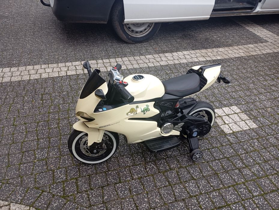 Motorek elektryczny dla dziecka