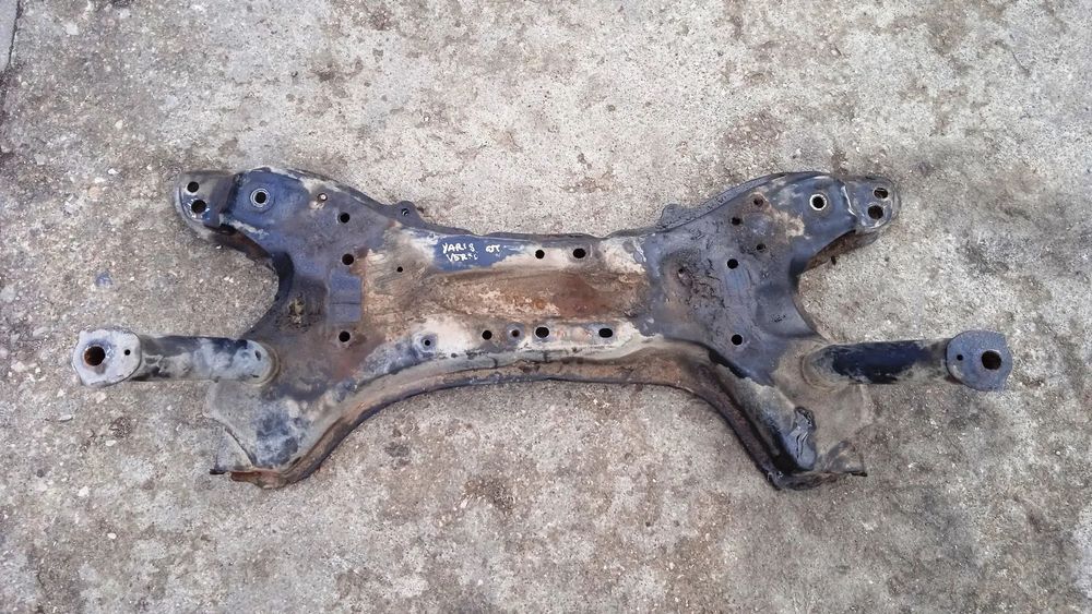 Sanki wózek zawieszenie przód Toyota Yaris Verso