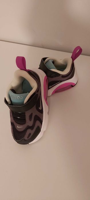 Sapatilhas Nike (Tamanho 22)