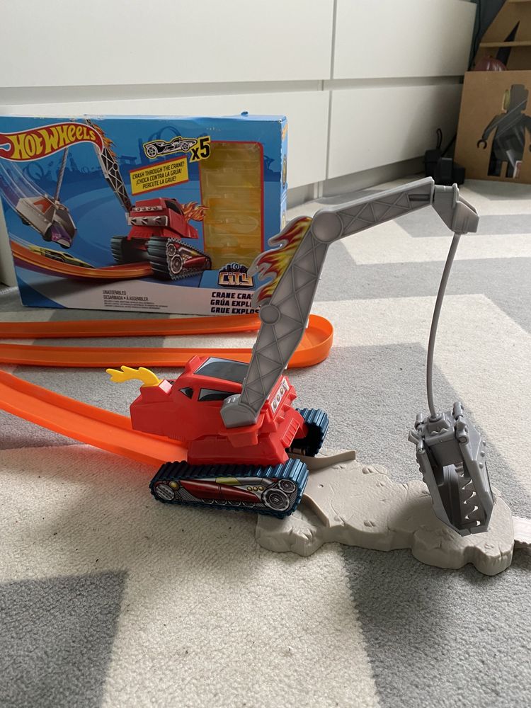 Hot Wheels szalony dźwig  Monster truck