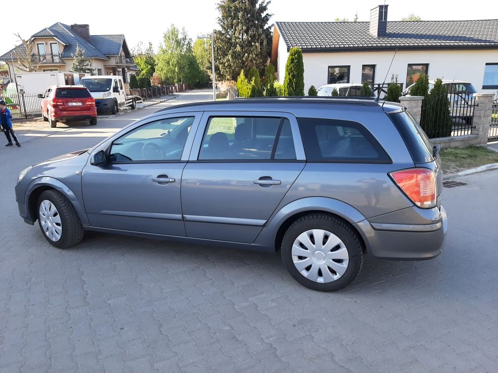 Opel Astra h kombi klimatyzacja 2005 rok