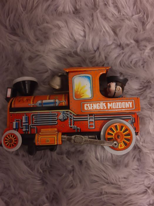Lokomotywa blaszana PRL-Csengos Mozdony