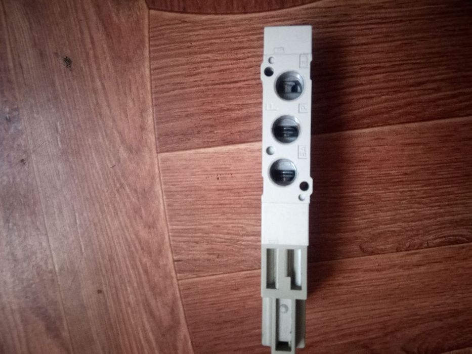 Пневмораспределитель