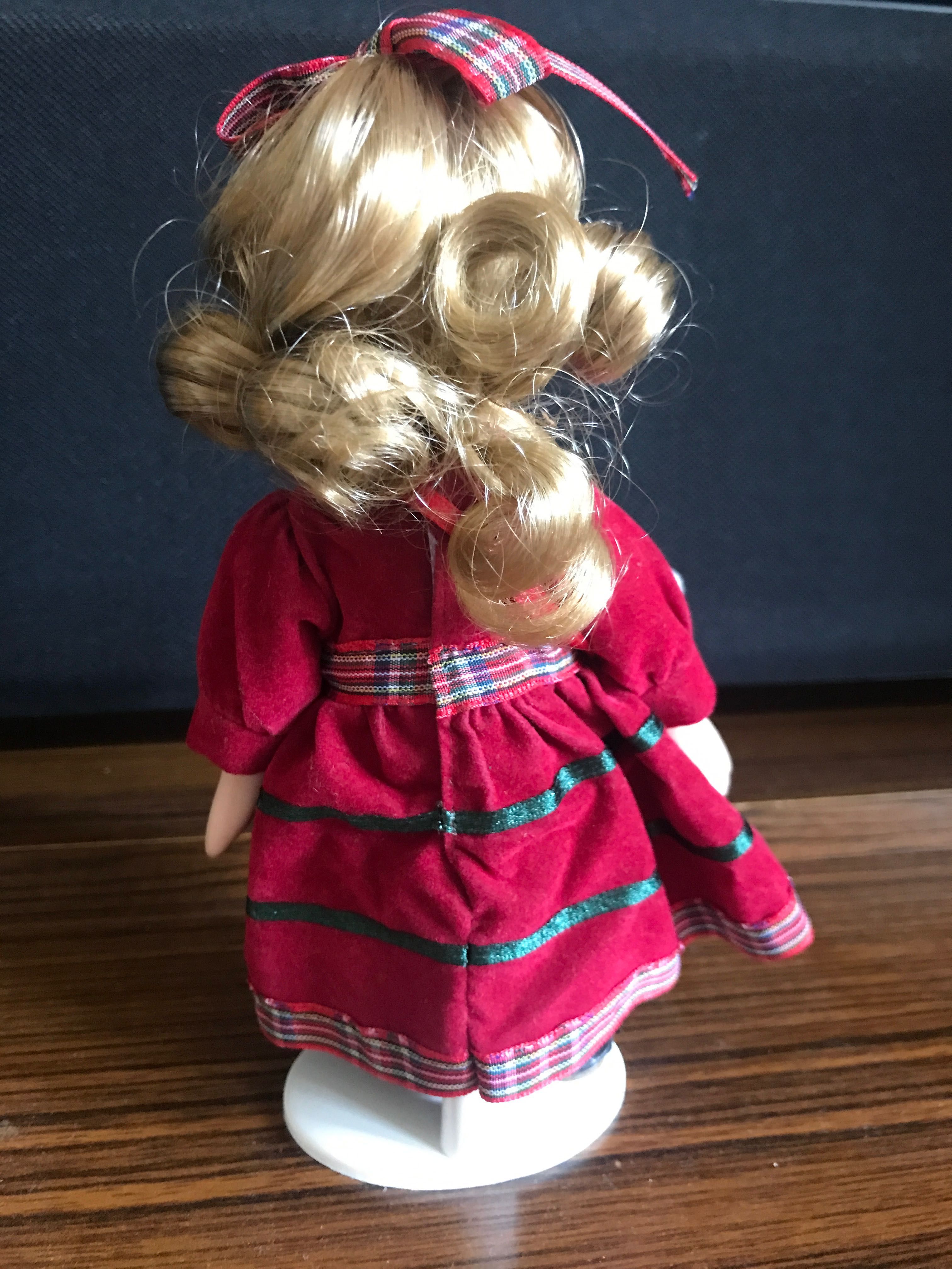 Порцелянова лялька Victoria, вінтаж, ручний розпис, Німеччина