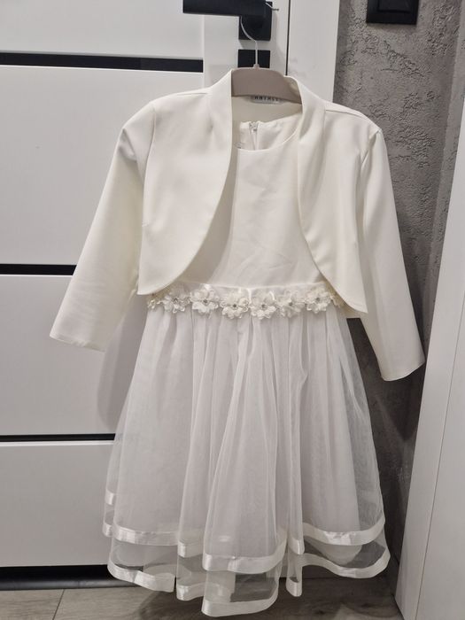 Elegancka sukienka w zestawie z bolerkiem