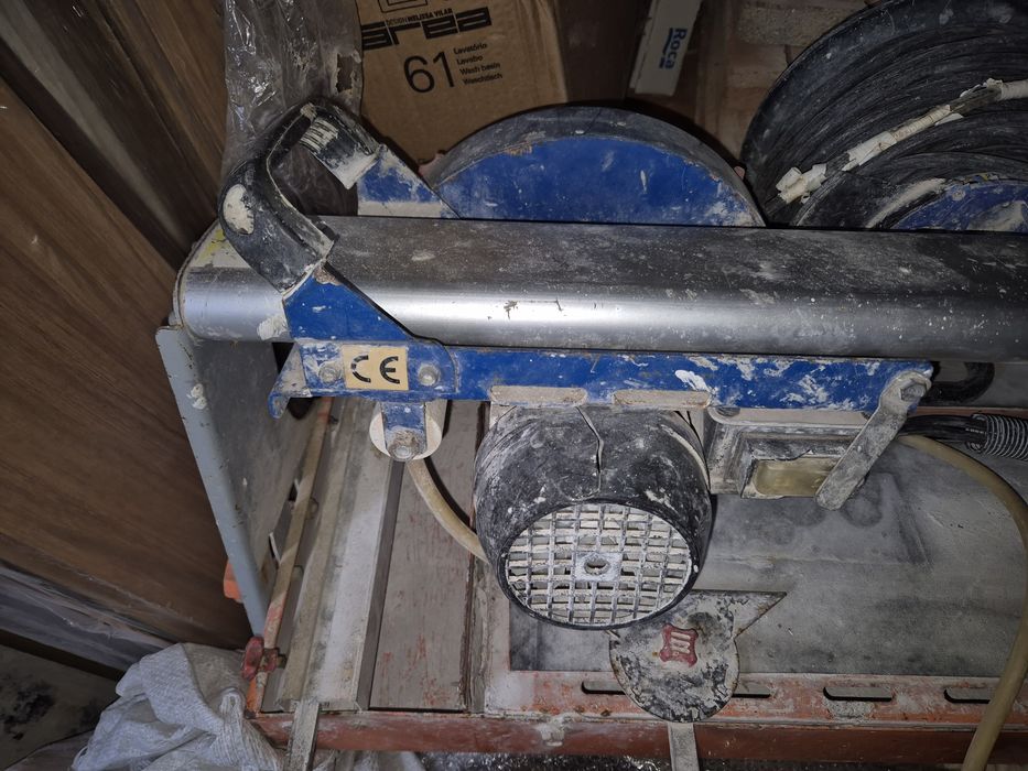 Maquina de cortar cerâmicos e pedra