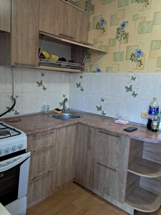 Сдам 1-комн. квартиру ПОЛУПУСТУЮ. Улица Шевченко. Можно питомца.