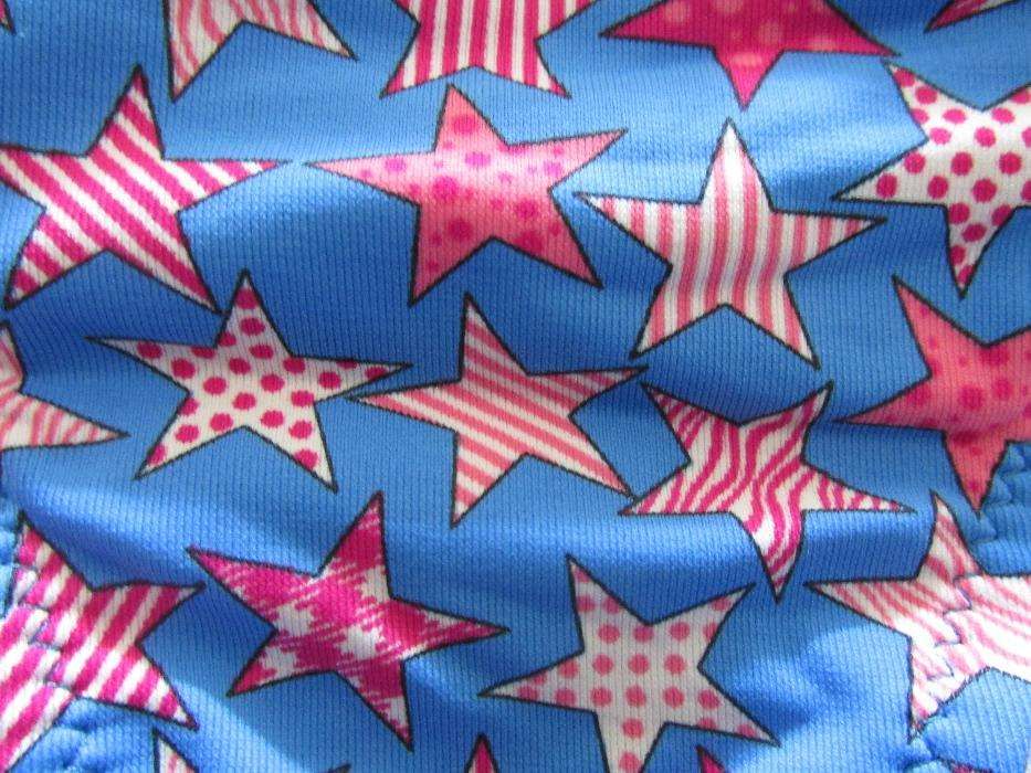 Bikini com estrelinhas rosa e azul