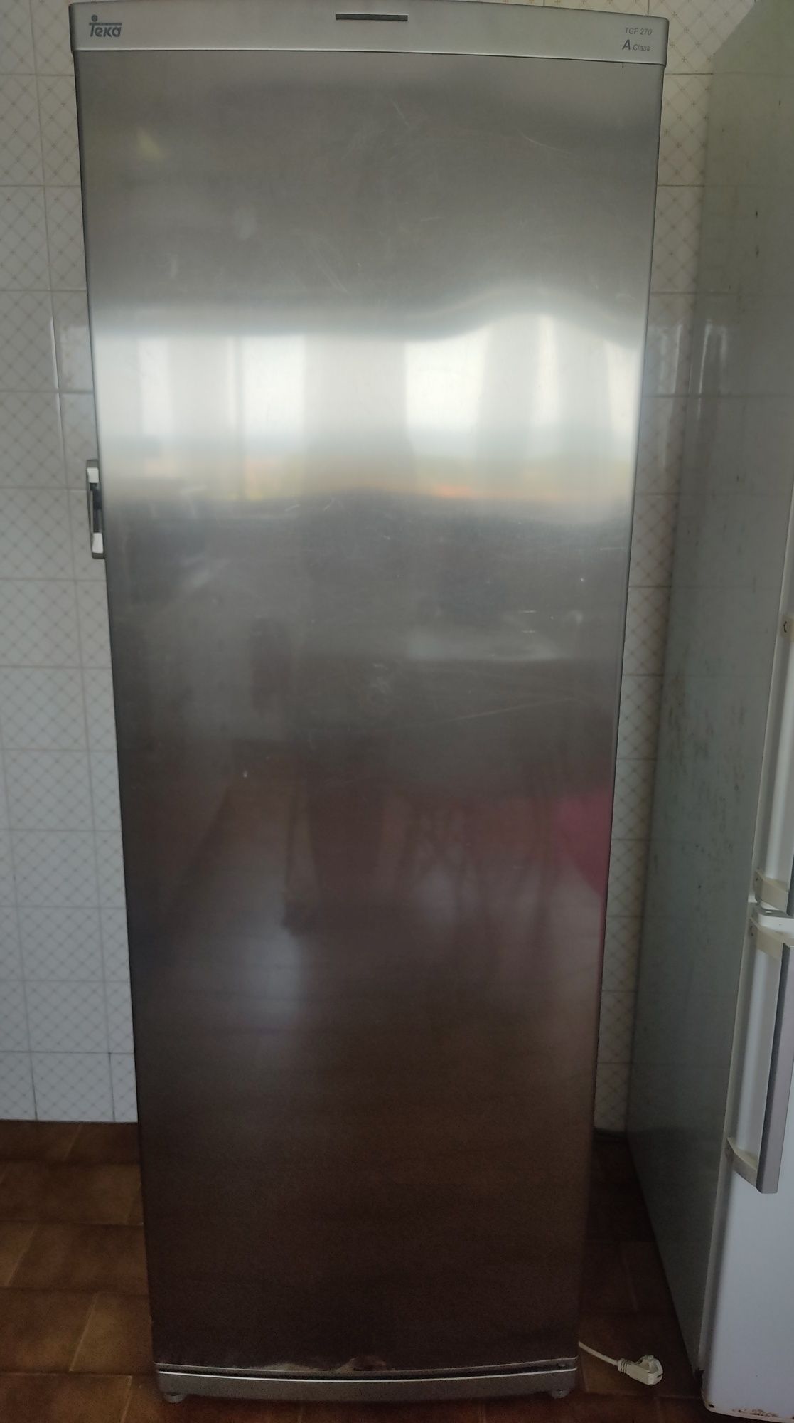 Arca congeladora Vertical TEKA