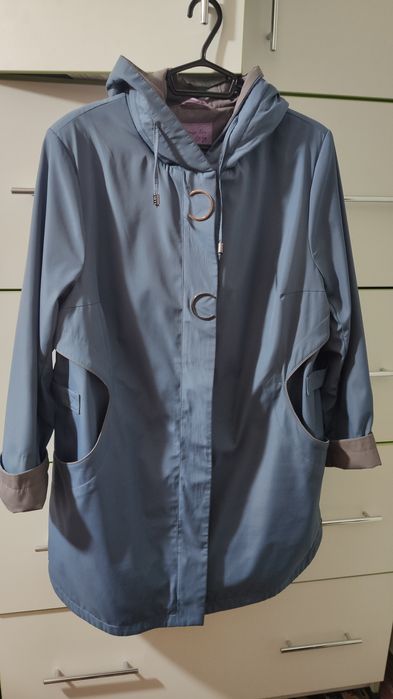 Куртка-плащ сіро-голубого кольору,56розмір