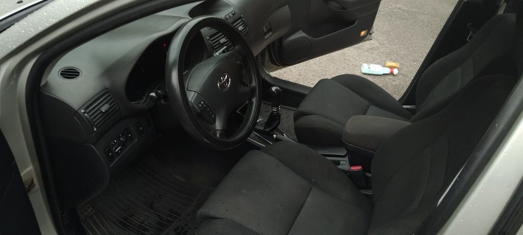 Toyota Avensis 2.0