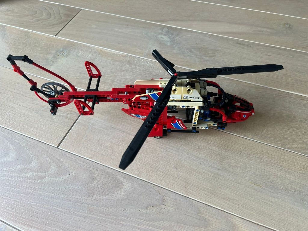 Śmigłowiec ratowniczy LEGO Technics