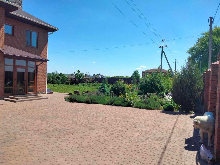 Продаж будинку у Грузевиці.