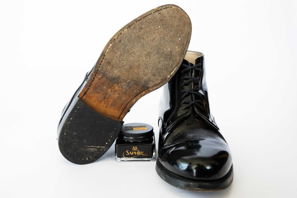 Barker buty eleganckie EU43 UK9 czarne lakierki skóra licowa GYW