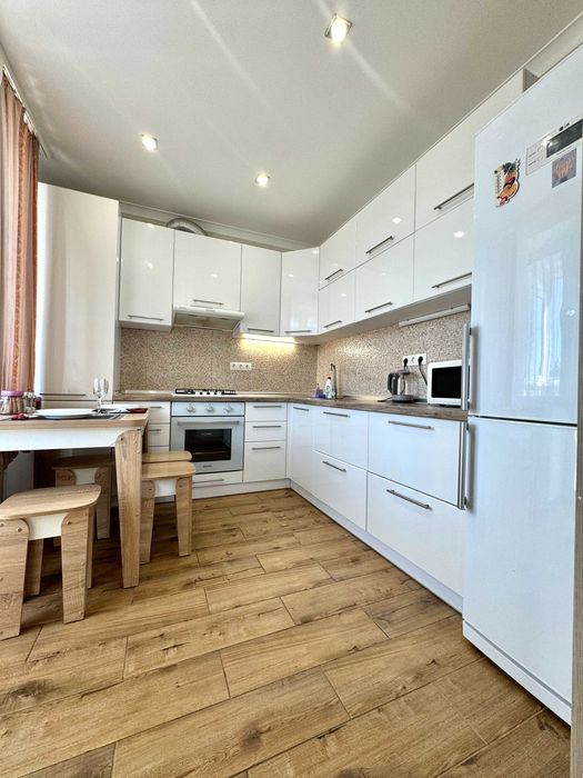 ApartPoltava 2-кімн у НОВОБУДОВІ закритий двір,велика ВАННА, ПОДОБОВО