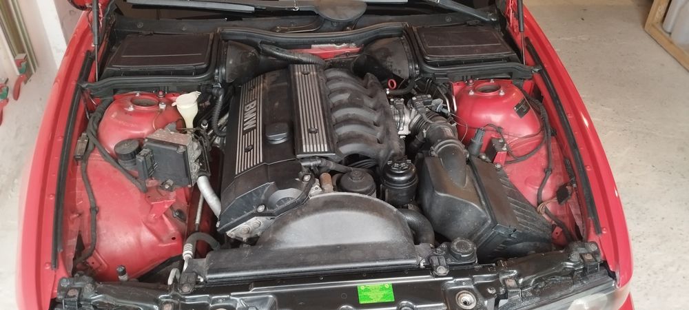 BMW E39 523/525 hellrot, automat.