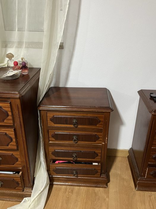 Vendo Mobilia de Quarto Madeira Maciça