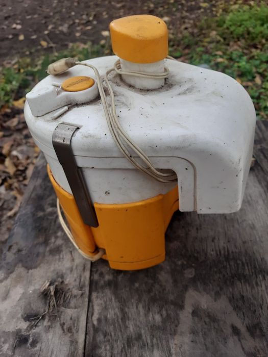 Продаю соковыжималку советских времен