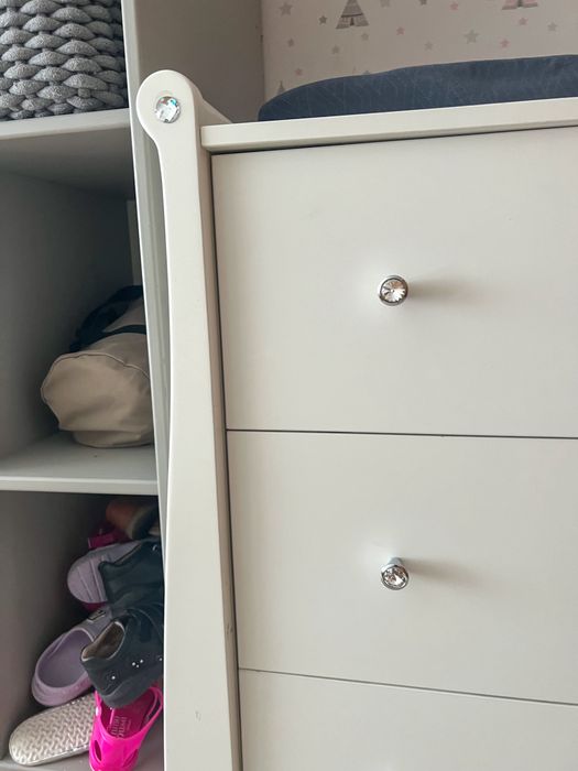 Comoda Micuna modelo “Princesa Anastasia” com cristais Swarovski