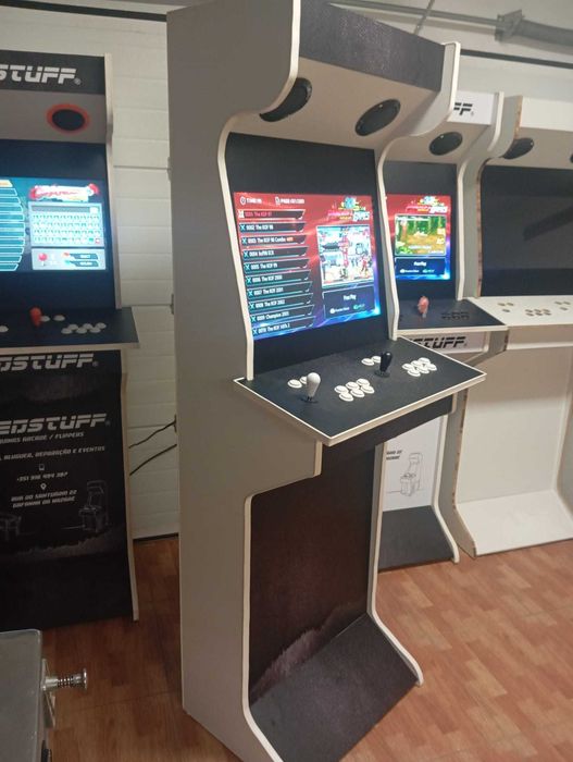 Maquina Arcade Black & White