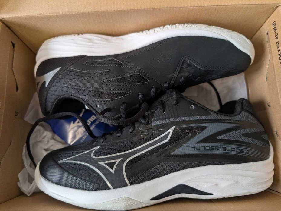 Кросівки чоловічі Mizuno Thunder Blade Z