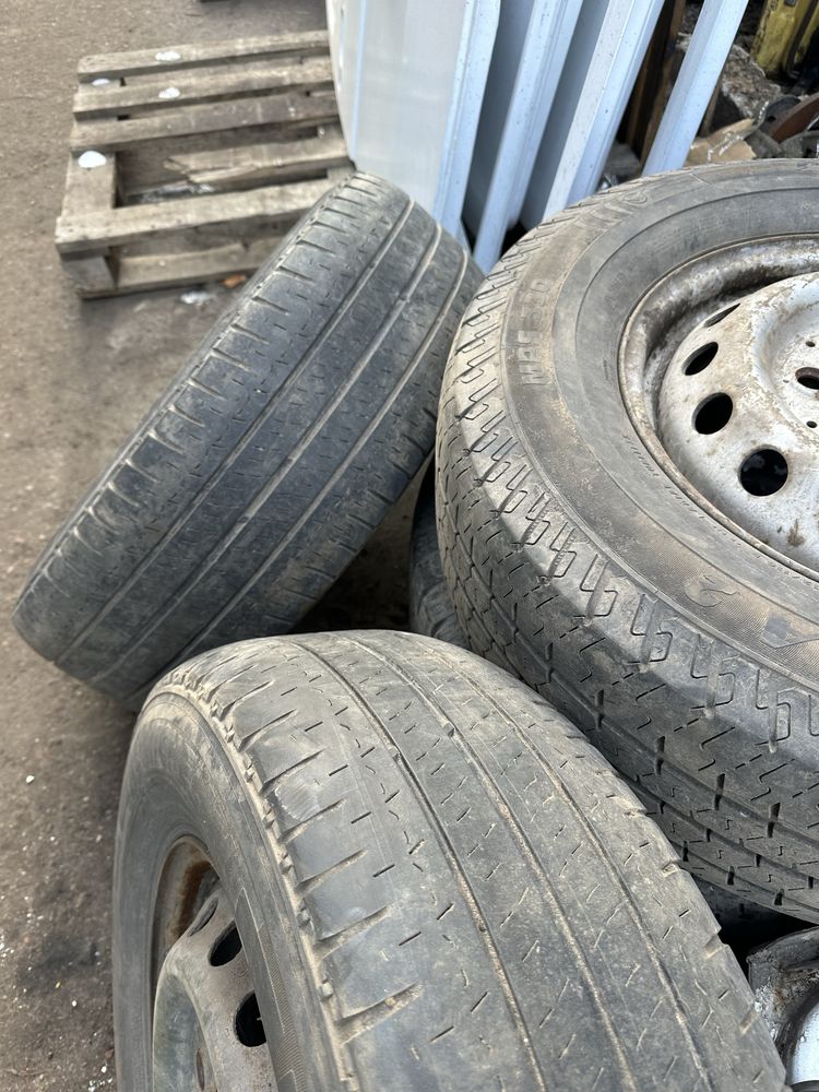 Запаска R15 колесо 225 70 15 C Michelin Agilis на Mercedes Sprinter