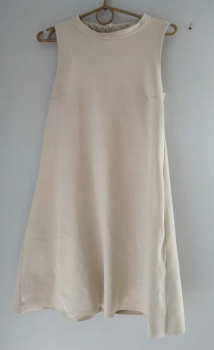 Sukienka damska, bez rękawów. Materiał, skórka brzoskwini.,