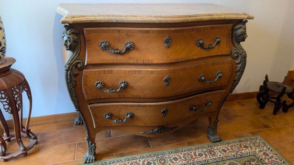 Cómoda com tampo em mármore - Louis XV