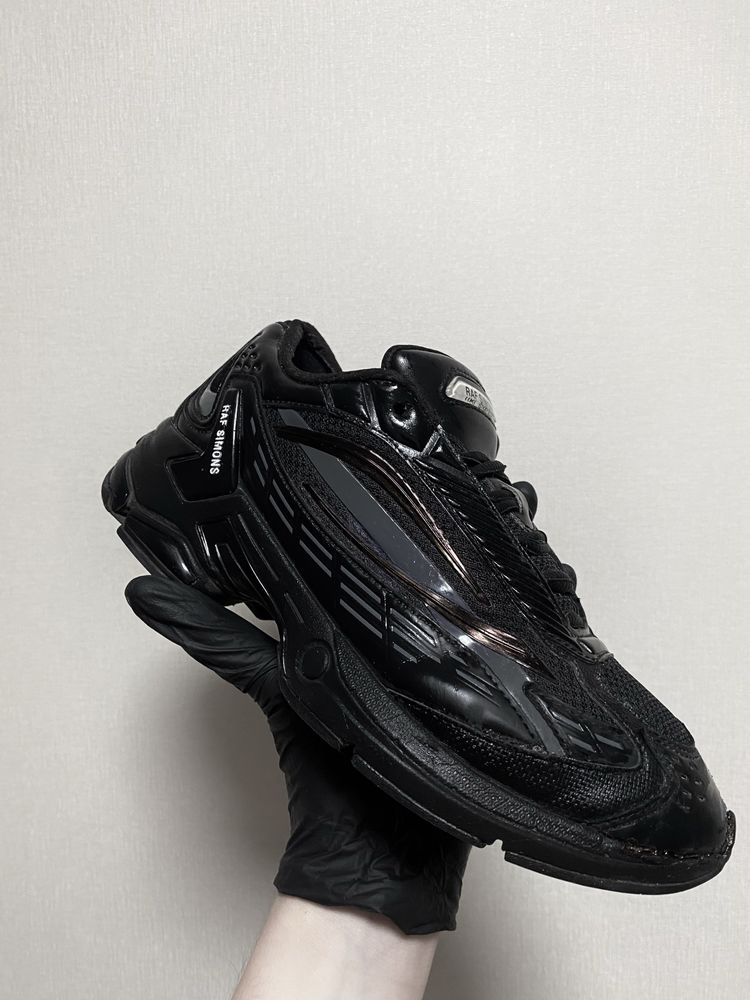 Raf Simons Ultrascepte black