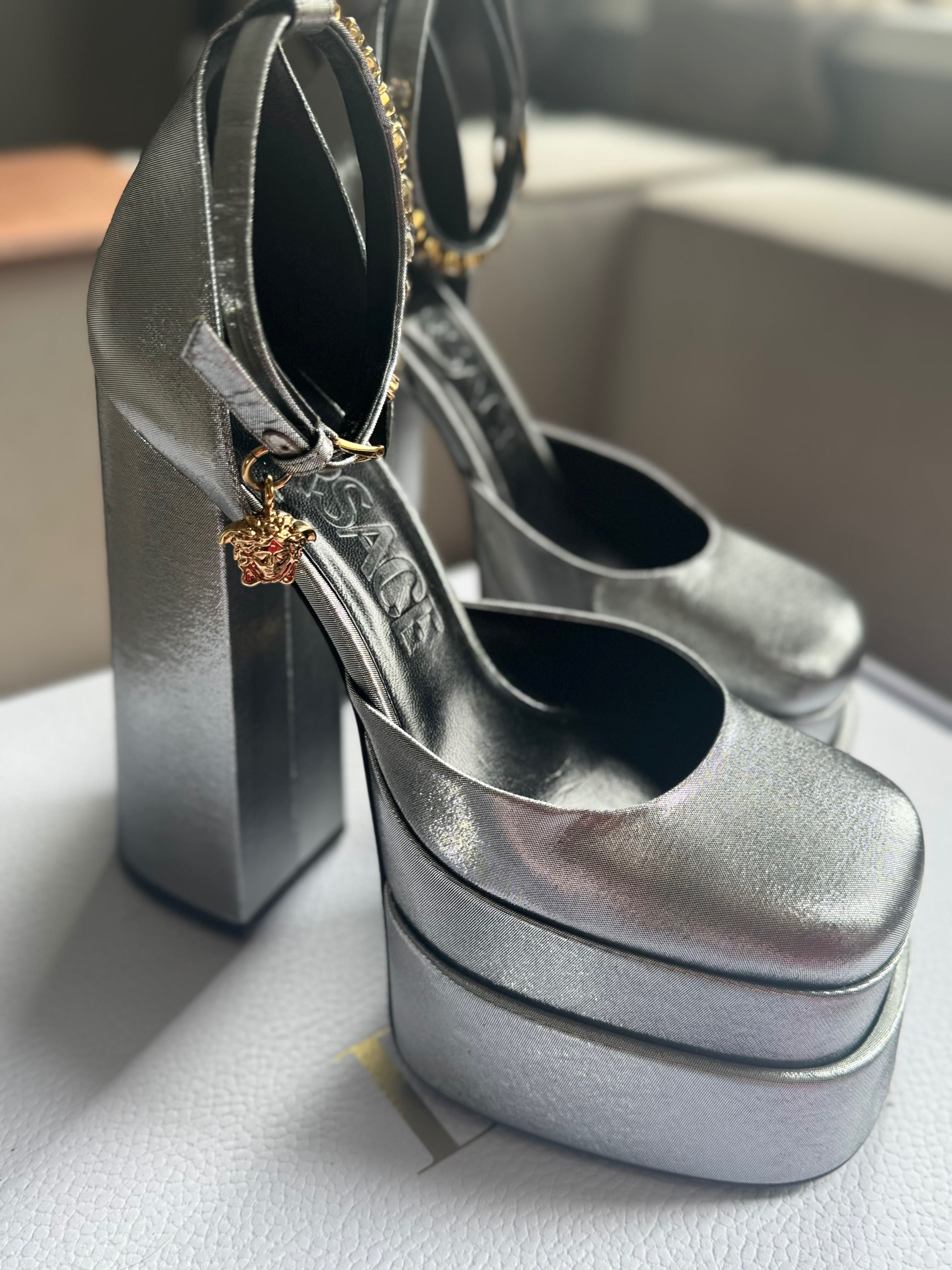 Versace люкс-туфли ОРИГІНАЛ из бутикаVictors стоили 1000€отдаю за 350
