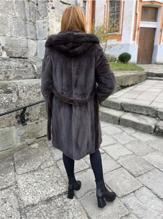 Натуральна Норкова шуба довжина 100 см