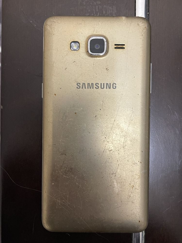 Телефон Samsung G531H