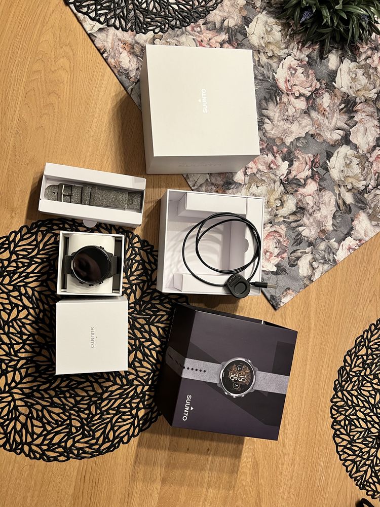 Zegarek smartwatch Suunto 7 Graphite SET Limited Edition