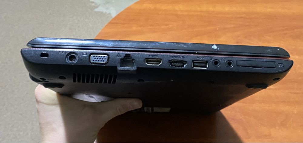 Ноутбук Samsung R580 15.6"/4GB RAM/500GB HDD/ nvidia 310m! N1989