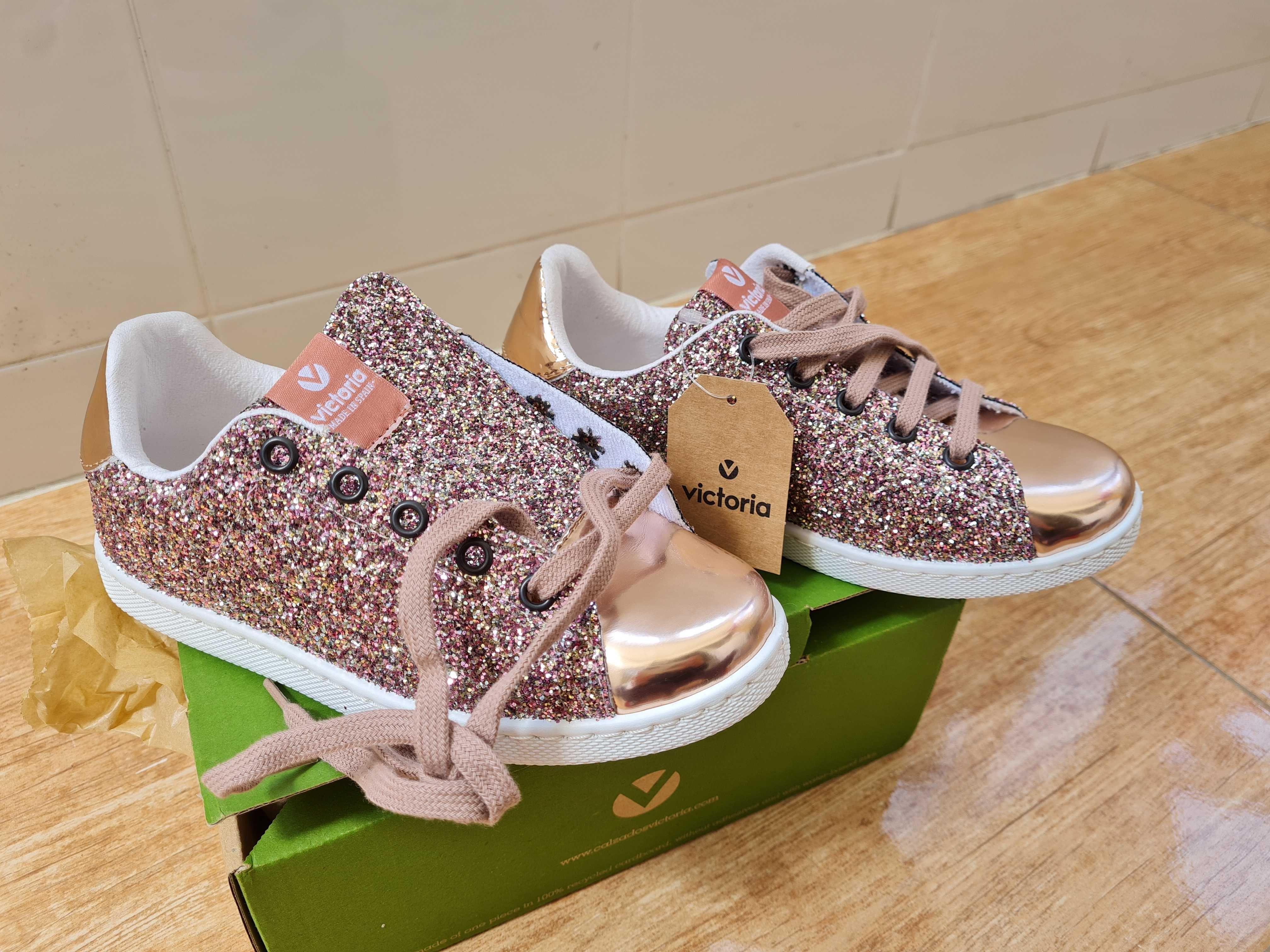 Sapatilhas Rosa/glitter Victoria tam33 NOVAS