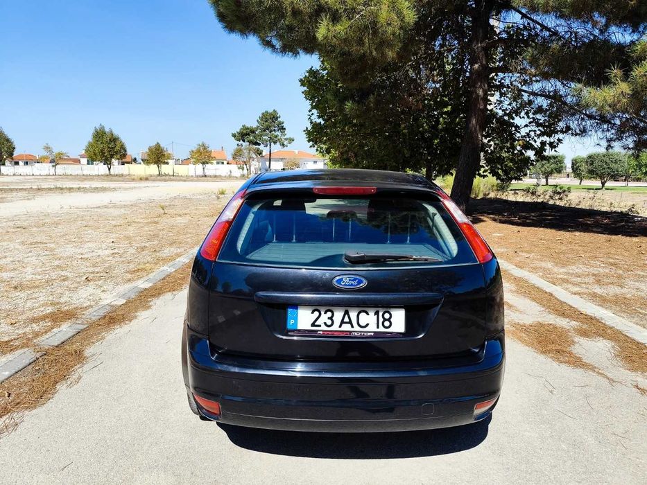 Ford Focus 1.4 16v Sport - 05