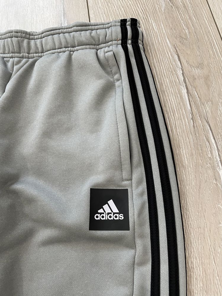 Спортивні штани Adidas