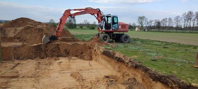 Usługi koparka kopanie stawów fundament szambo rozbiórki