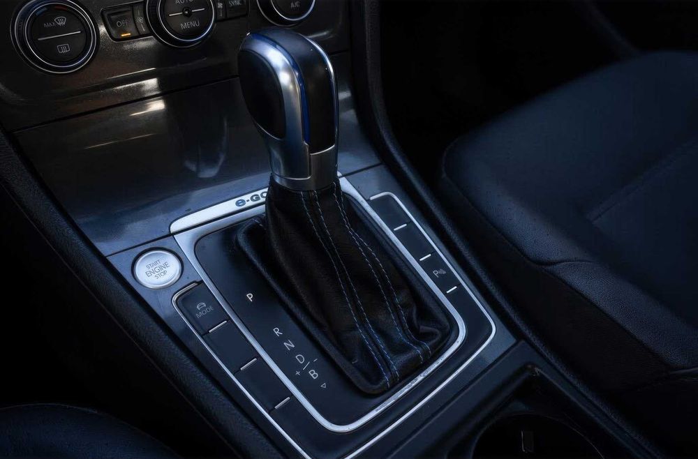 Volkswagen e-Golf SEL Premium      2017